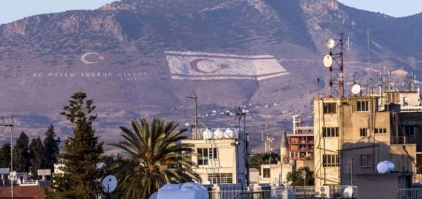 «Βαθιά λύπη» και επικρίσεις από το «υπεξ» για την παραίτηση Καν