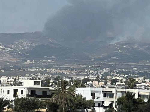 Πάφος: Σε επιφυλακή η Πυροσβεστική παρά τον έλεγχο της πυρκαγιάς Πάφος: Σε επιφυλακή η Πυροσβεστική παρά τον έλεγχο της πυρκαγιάς