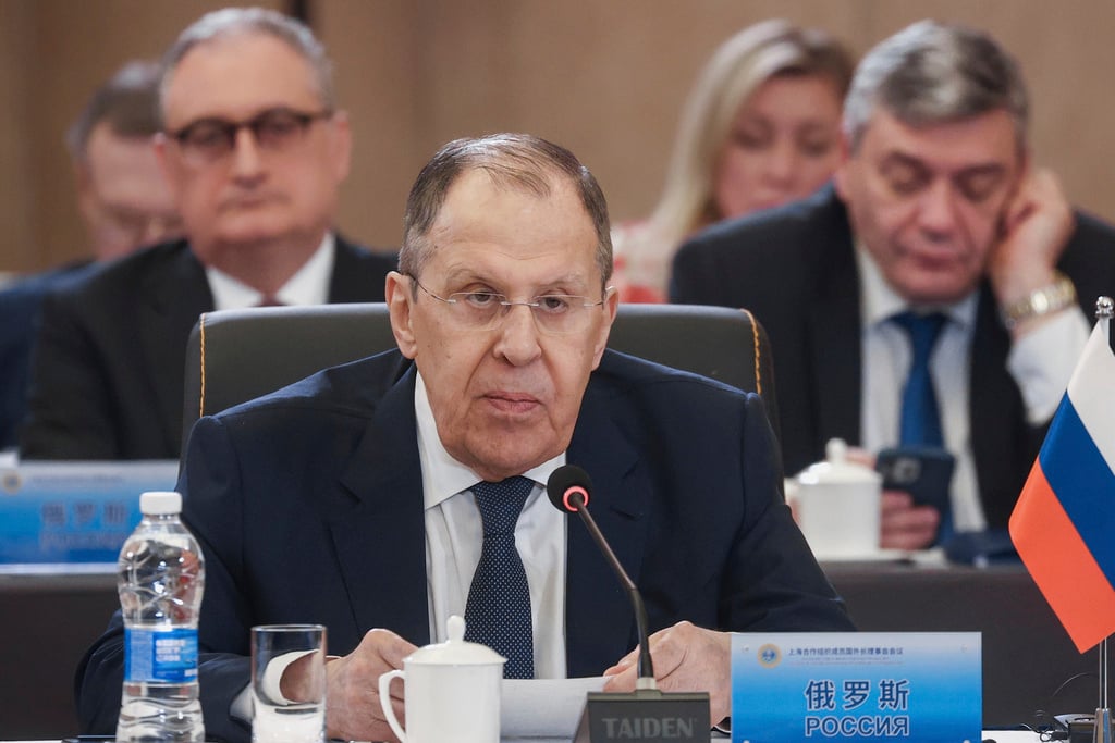 Ο Λαβρόφ εγκωμιάζει τον Τραμπ και επικρίνει τους Ευρωπαίους Ο Λαβρόφ εγκωμιάζει τον Τραμπ και επικρίνει τους Ευρωπαίους