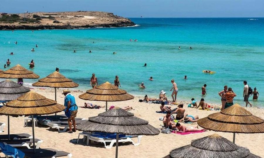 Αύξηση αφίξεων τουριστών τον Ιούλιο και το πρώτο επτάμηνο φέτος Αύξηση αφίξεων τουριστών τον Ιούλιο και το πρώτο επτάμηνο φέτος