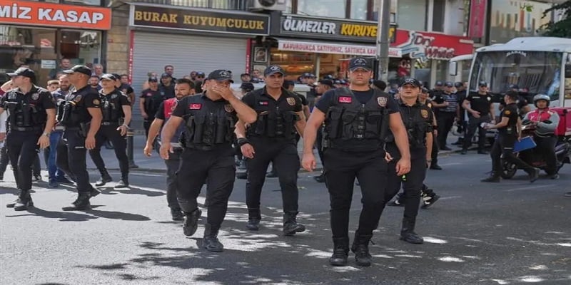 Προφυλακίστηκαν ο δήμαρχος του Πέρα στην Κωνσταντινούπολη και άλλα 16 άτομα