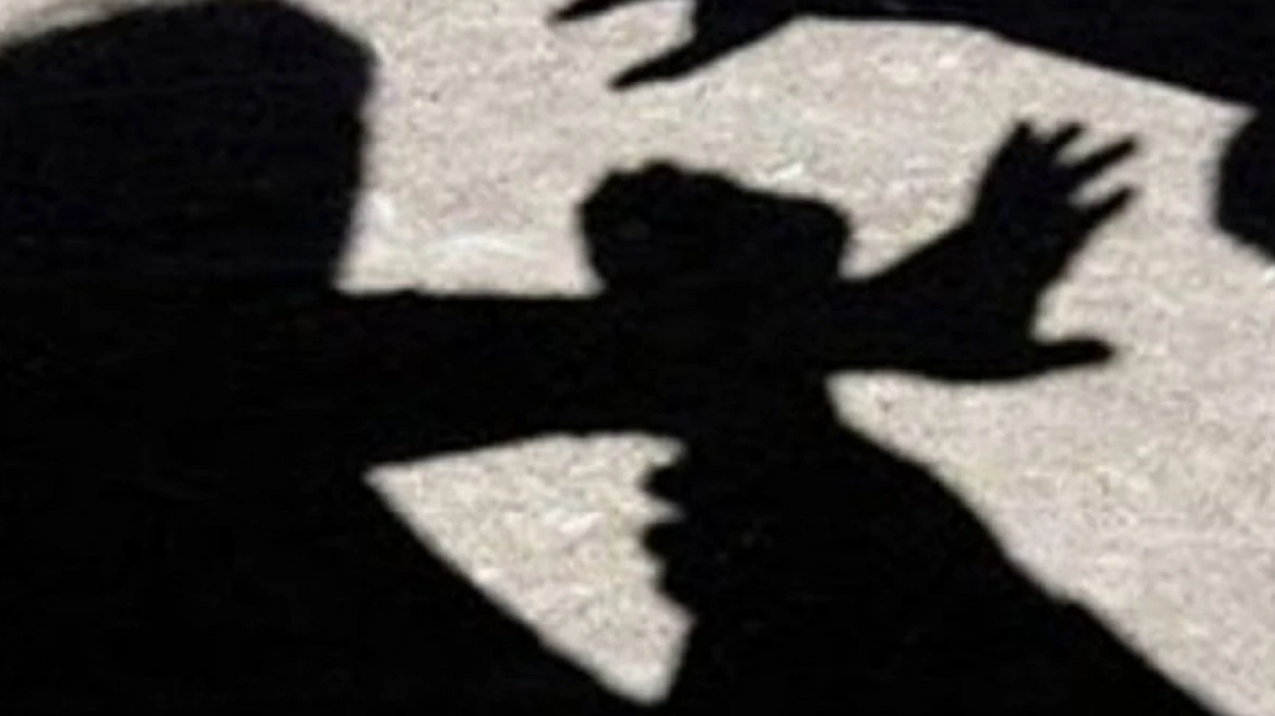 Άρπαξαν 18χρονο, τον κλείδωσαν σε διαμέρισμα και τον χτυπούσαν