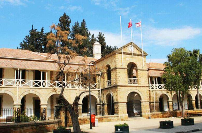Δίωξη πρώην συμβούλου του Μουσταφά Ακιντζί για ανάρτηση στο Facebook Δίωξη πρώην συμβούλου του Μουσταφά Ακιντζί για ανάρτηση στο Facebook