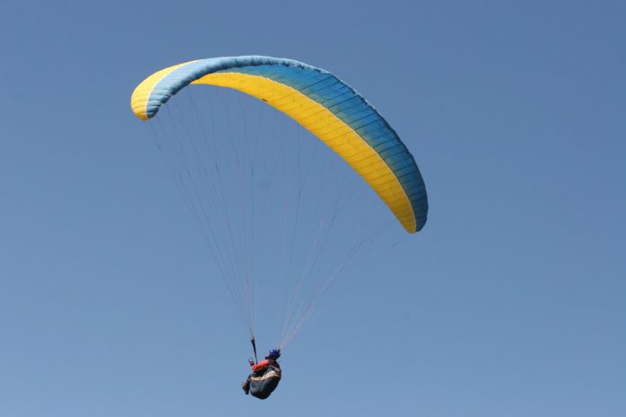 Τραγωδία στο Κίτι:Σε εξέλιξη οι έρευνες για την πτώση του αλεξιπτώτου πλαγιάς