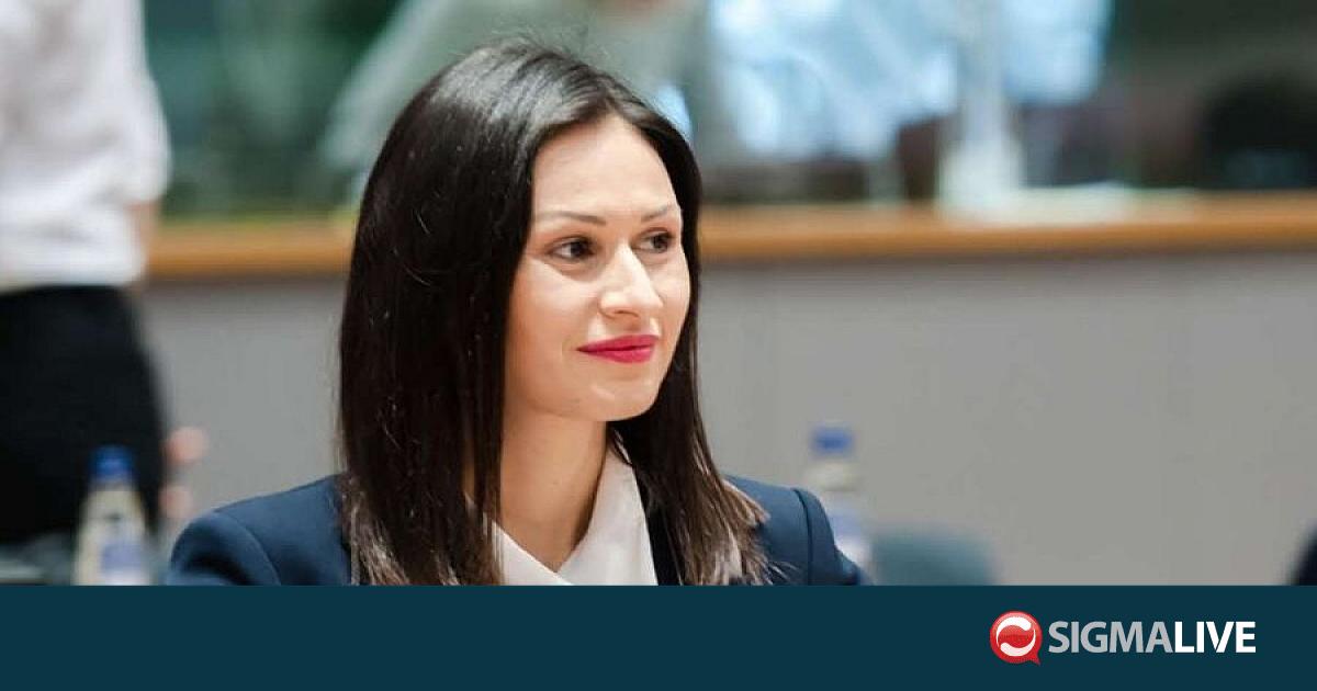 Διορίστηκε στη Μέση Εκπαίδευση η Υπουργός Γεωργίας Διορίστηκε στη Μέση Εκπαίδευση η Υπουργός Γεωργίας