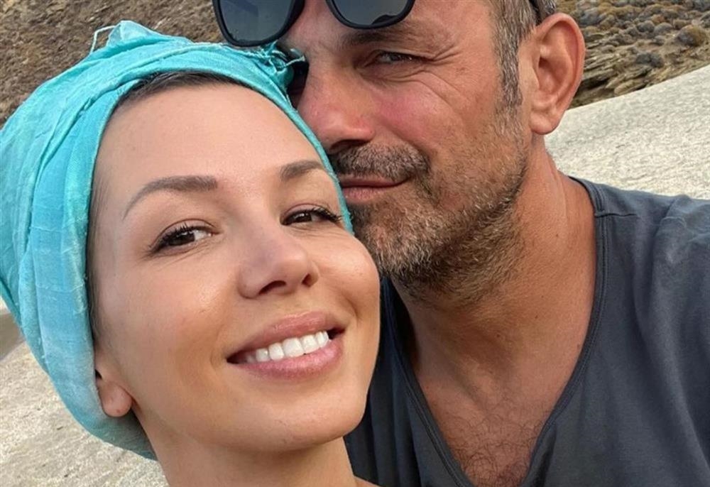 Έφυγε από τη ζωή η Αλεξάνδρα Νικολαΐδου, σύντροφος του Ντέμη Νικολαΐδη Έφυγε από τη ζωή η Αλεξάνδρα Νικολαΐδου, σύντροφος του Ντέμη Νικολαΐδη
