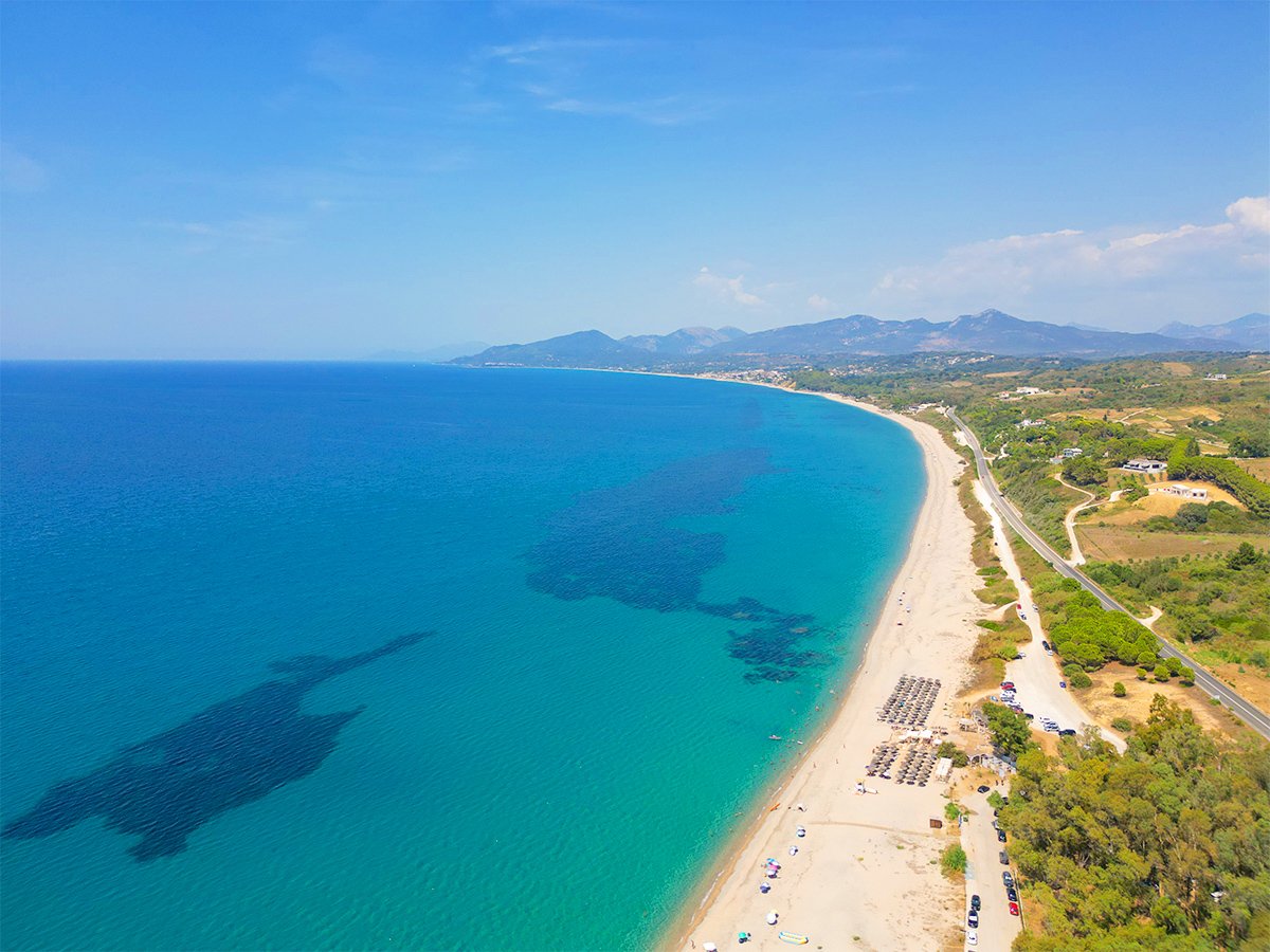 Στην Ελλάδα η μεγαλύτερη παραλία της Ευρώπης (ΒΙΝΤΕΟ) Στην Ελλάδα η μεγαλύτερη παραλία της Ευρώπης (ΒΙΝΤΕΟ)