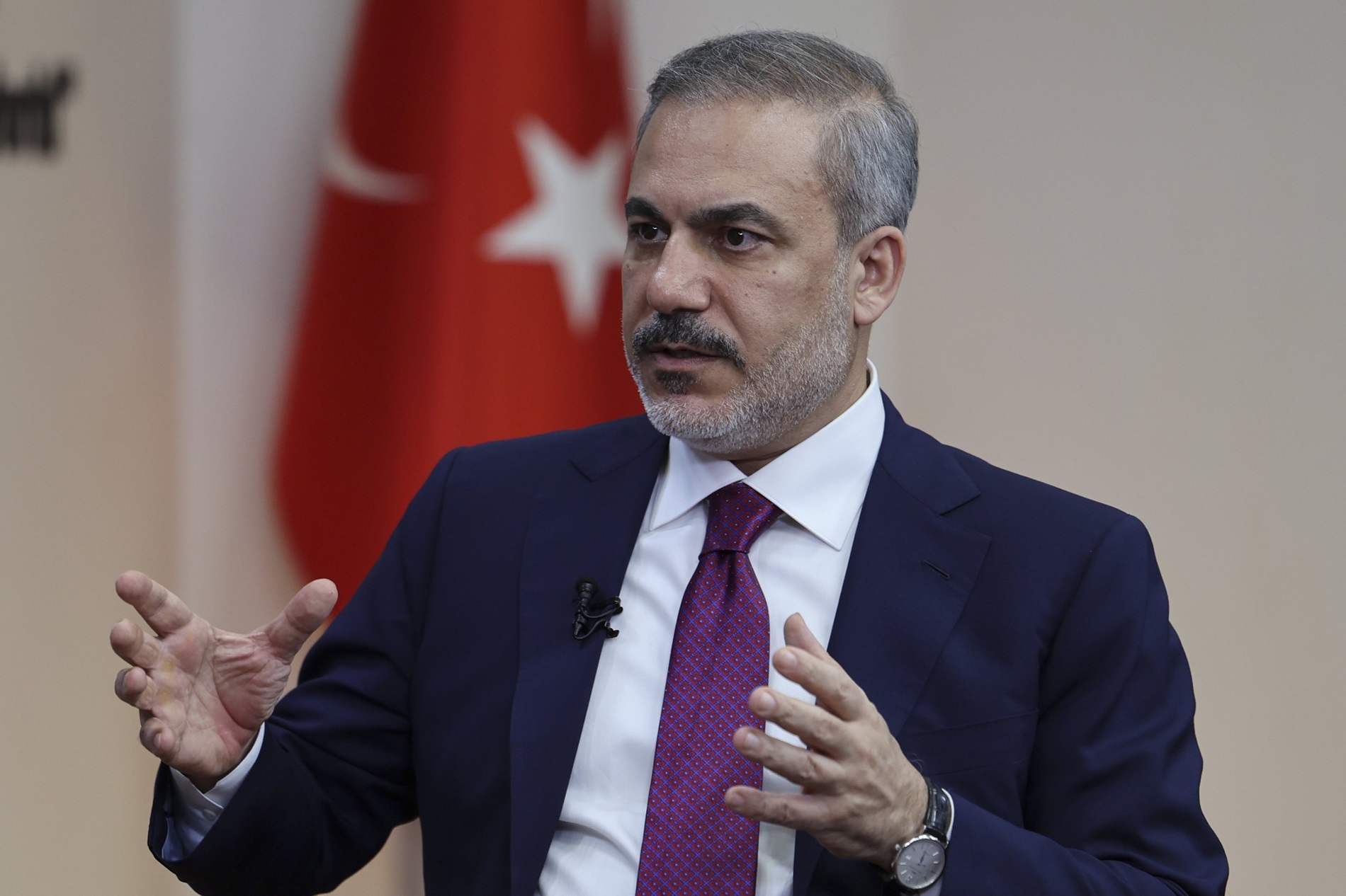 Οι σχέσεις με Ισραήλ να χρησιμοποιηθούν για «χαλιναγώγησή» του, λέει ο Φιντάν