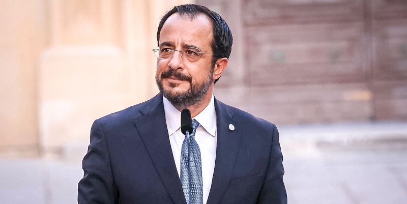 ΠτΔ για ανασχηματισμό: «Τα διαβάζω, χαμογελώ και συνεχίζω τη δουλειά μου»