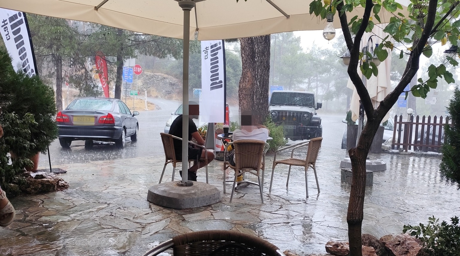 Άνοιξαν οι ουρανοί στα ορεινά – Βίντεο από τις βροχοπτώσεις Άνοιξαν οι ουρανοί στα ορεινά – Βίντεο από τις βροχοπτώσεις