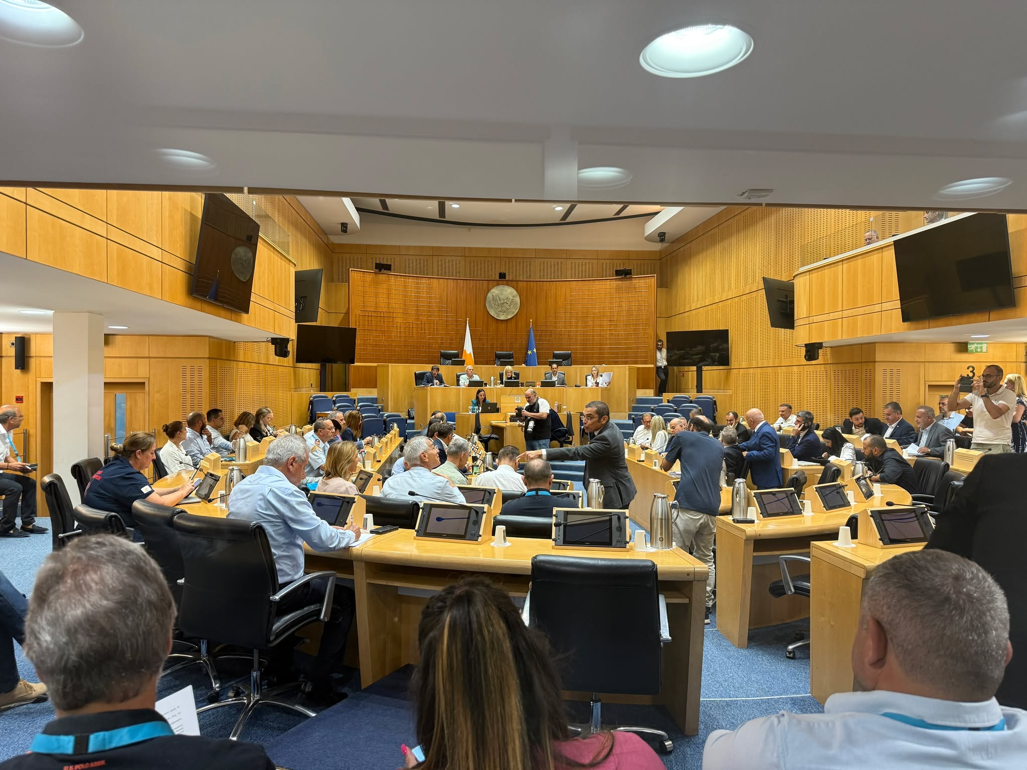 LIVE: Ευθύνες στους 2 νεκρούς και ερωτηματικά για τα δυο αποτσίγαρα
