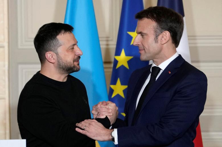 Μακρόν: Χωρίς σύνοδο με Ζελένσκι, ο Πούτιν θα εξαπατήσει τον Τραμπ