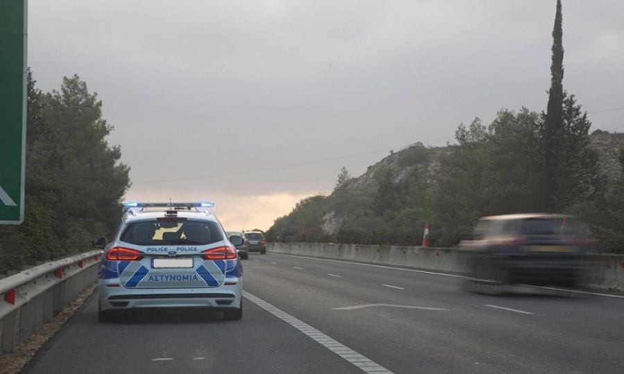 Καραμπόλα 6 οχημάτων στον αυτ/δρομο Λεμεσού–Λευκωσίας-Κυκλοφοριακό κομφούζιο Καραμπόλα 6 οχημάτων στον αυτ/δρομο Λεμεσού–Λευκωσίας-Κυκλοφοριακό κομφούζιο