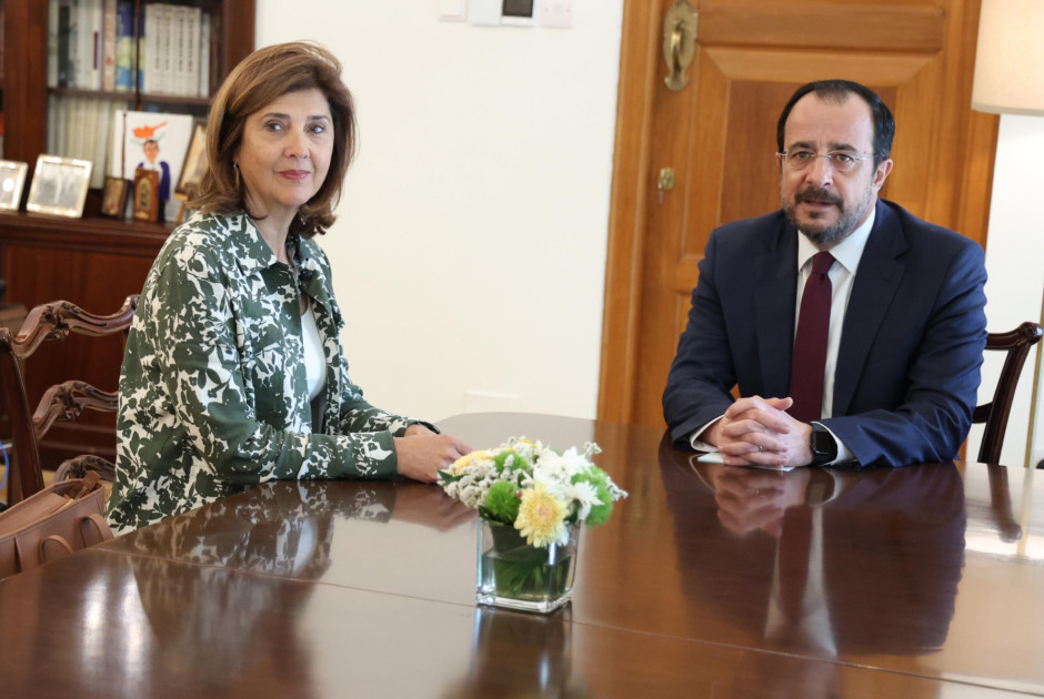 Η Ολγκίν ανέβαλε την επίσκεψη στην Κύπρο για προσωπικούς λόγους Η Ολγκίν ανέβαλε την επίσκεψη στην Κύπρο για προσωπικούς λόγους