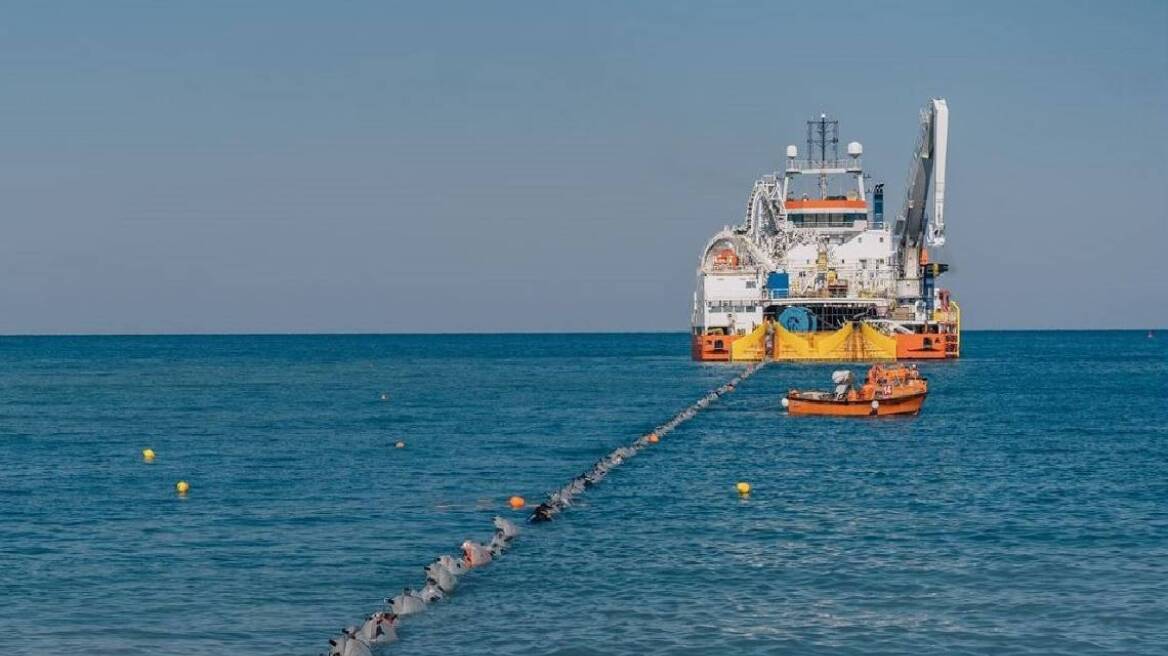 Αντιδράσεις στην Αθήνα για τη συνέντευξη Κεραυνού για το καλώδιο Αντιδράσεις στην Αθήνα για τη συνέντευξη Κεραυνού για το καλώδιο