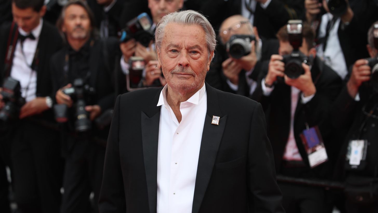 Alain Delon: Ο γιος του αμφισβητεί τη διαθήκη του Alain Delon: Ο γιος του αμφισβητεί τη διαθήκη του