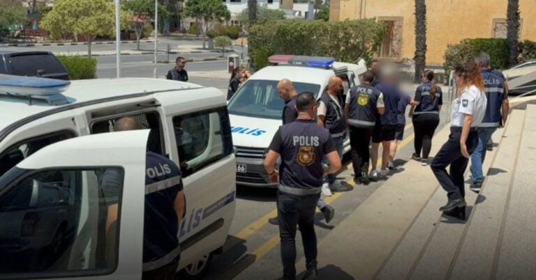 Αμερικανοί βουλευτές καλούν τον Ρούμπιο να παρέμβει για τη «σύλληψη» των 5 Ε/κ Αμερικανοί βουλευτές καλούν τον Ρούμπιο να παρέμβει για τη «σύλληψη» των 5 Ε/κ