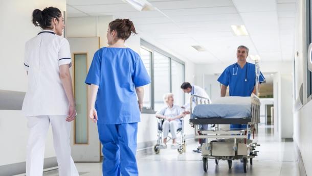 Νοσηλευτικοί φορείς προειδοποιούν για κινδύνους από μαζική εισαγωγή προσωπικού Νοσηλευτικοί φορείς προειδοποιούν για κινδύνους από μαζική εισαγωγή προσωπικού