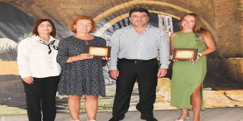 Ρωσίδες τουρίστριες ανακηρύχθηκαν «Πρέσβειρες του Τουρισμού» της Αγίας Νάπας Ρωσίδες τουρίστριες ανακηρύχθηκαν «Πρέσβειρες του Τουρισμού» της Αγίας Νάπας