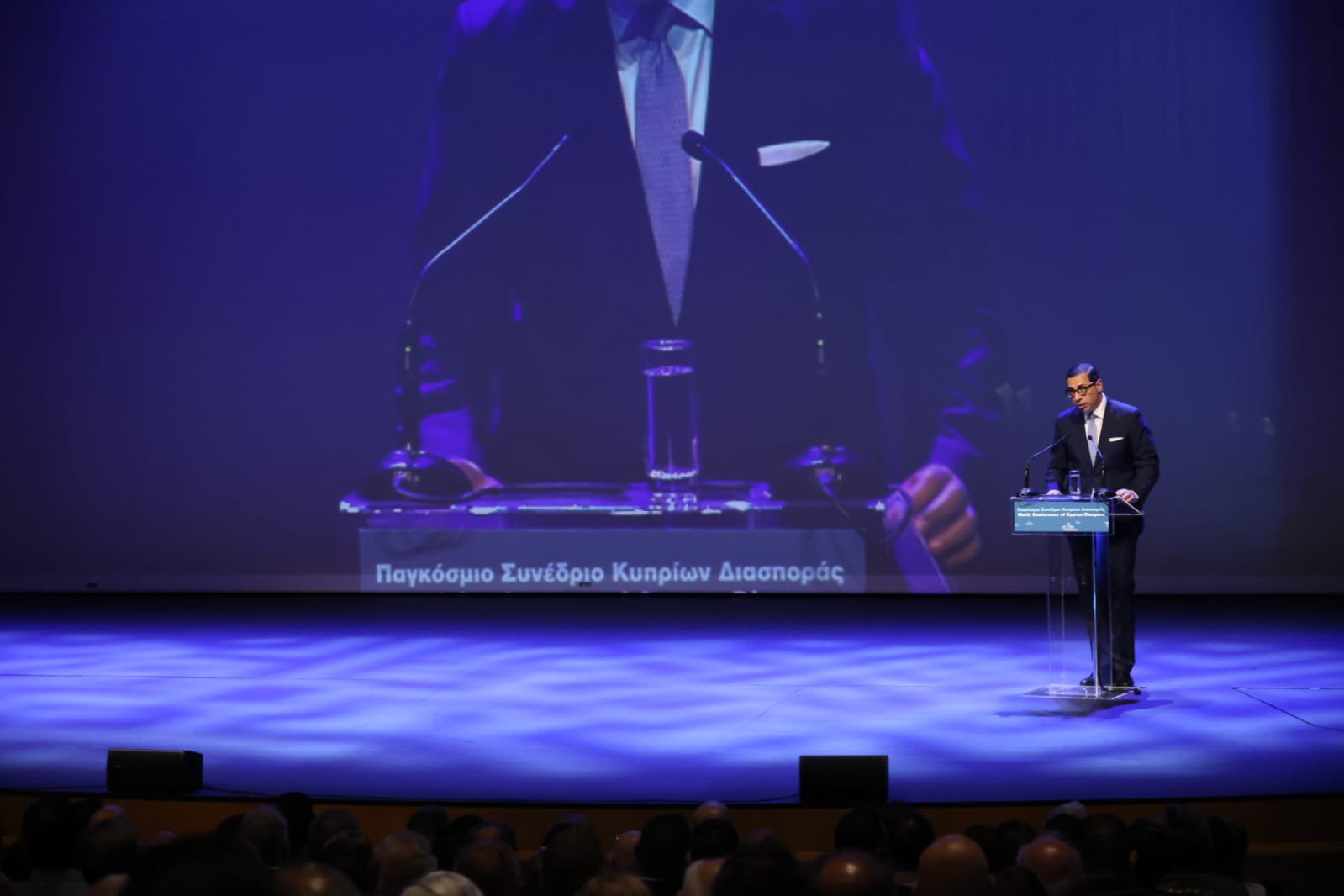 Συγχαίρει νέους ΥΠΕΞ ΗΒ και Ολλανδίας ο Κόμπος