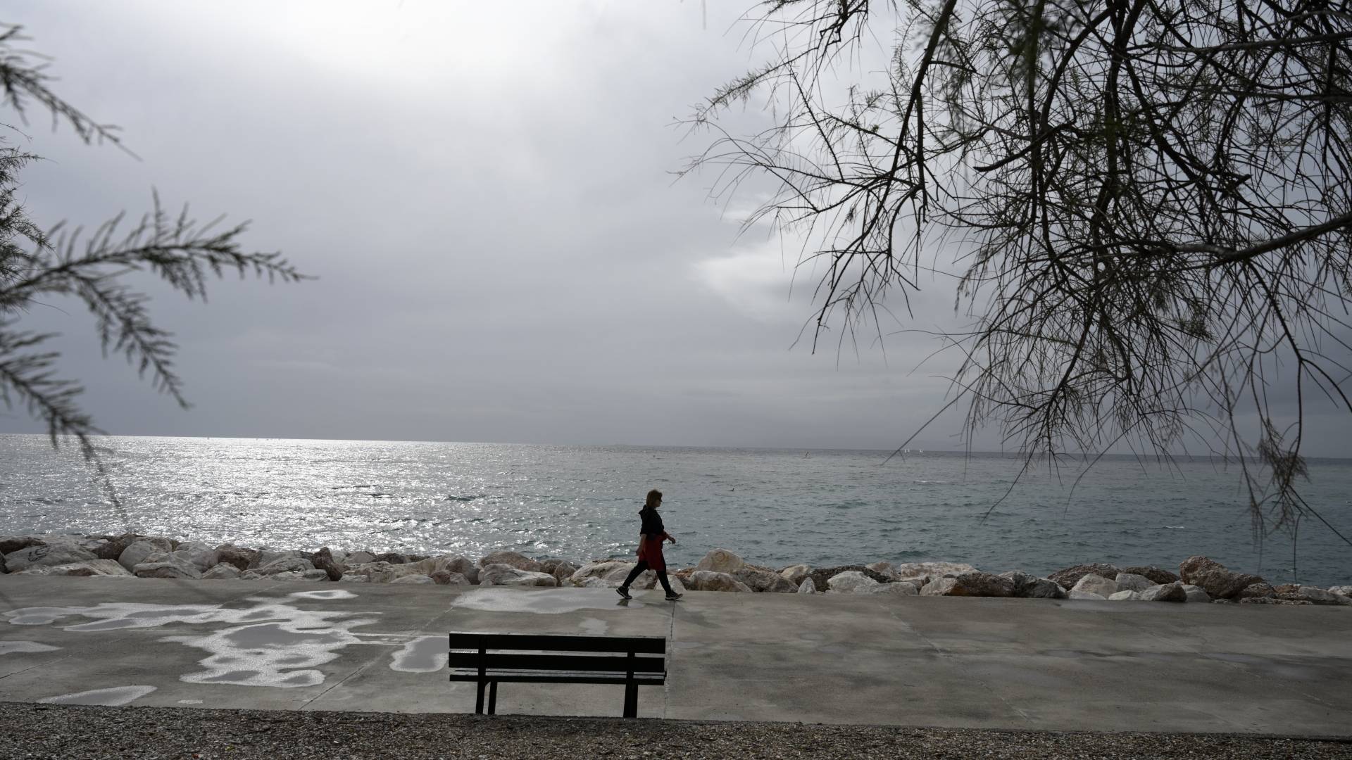 Βροχερός ο καιρός σήμερα – Αναμένονται καταιγίδες Βροχερός ο καιρός σήμερα – Αναμένονται καταιγίδες