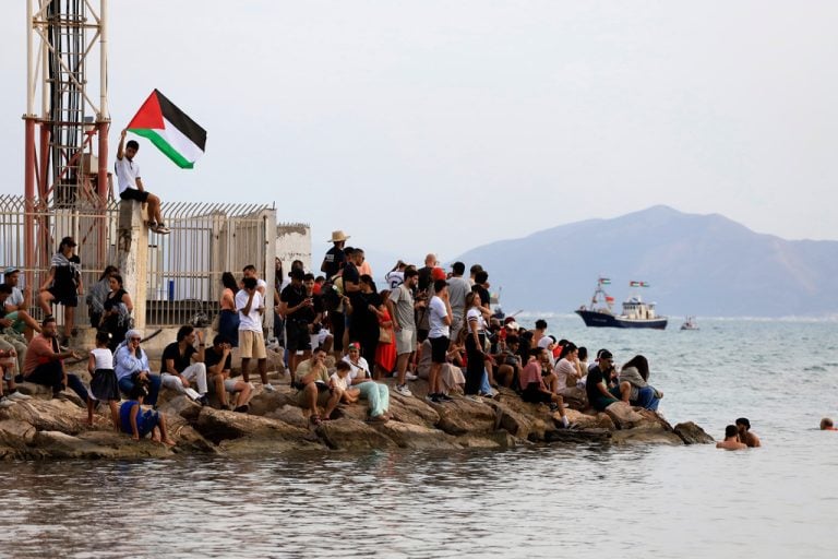 Καταγγελία ότι χτυπήθηκε ο στόλος για τη Γάζα από drone ανοικτά της Τύνιδας Καταγγελία ότι χτυπήθηκε ο στόλος για τη Γάζα από drone ανοικτά της Τύνιδας
