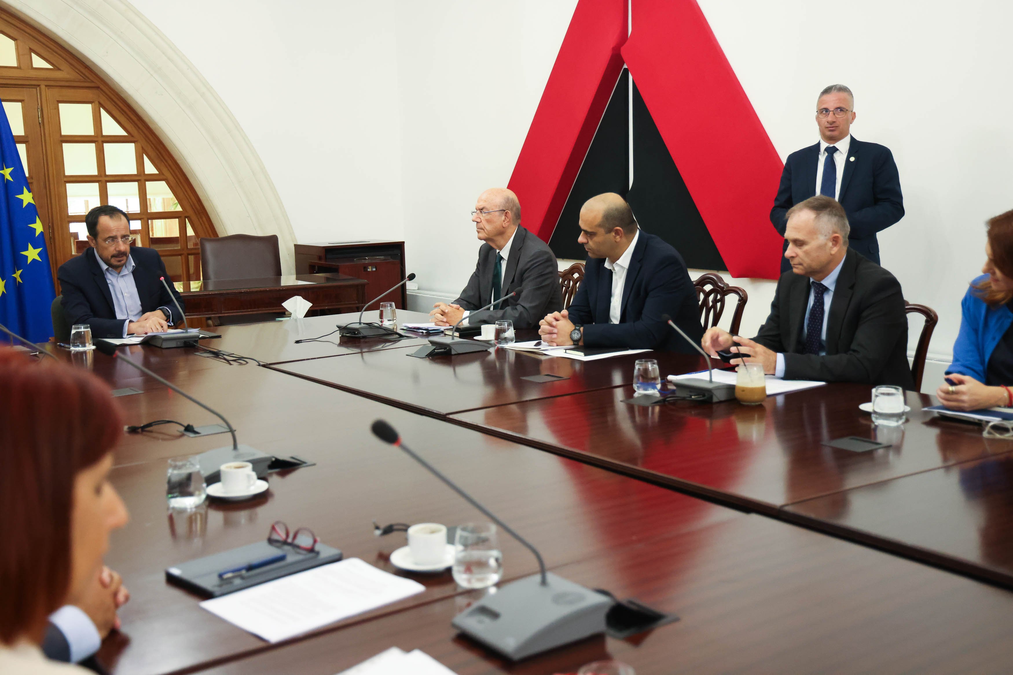 O ΠτΔ δέχθηκε τα μέλη του Συμβουλίου Οικονομίας και Ανταγωνιστικότητας Κύπρου O ΠτΔ δέχθηκε τα μέλη του Συμβουλίου Οικονομίας και Ανταγωνιστικότητας Κύπρου