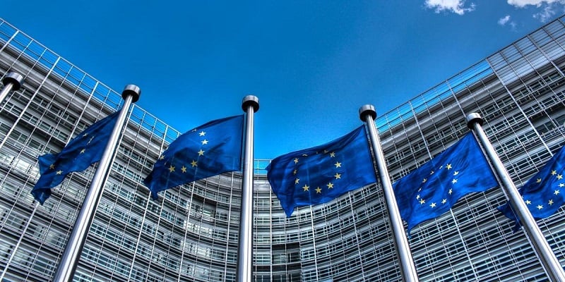 Το ΕΚ ενέκρινε νέους κανόνες για μείωση σπατάλης υφασμάτων και τροφίμων Το ΕΚ ενέκρινε νέους κανόνες για μείωση σπατάλης υφασμάτων και τροφίμων