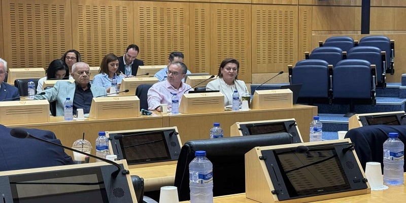 Η Επιτροπή Παιδείας της Βουλής ενημερώθηκε από ΥΠΑΝ για τη νέα σχολική χρονιά Η Επιτροπή Παιδείας της Βουλής ενημερώθηκε από ΥΠΑΝ για τη νέα σχολική χρονιά