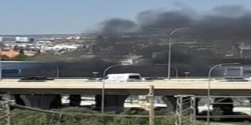 Φωτιά σε σχολείο της Λεμεσού - Μαύροι καπνοί έπνιξαν την περιοχή