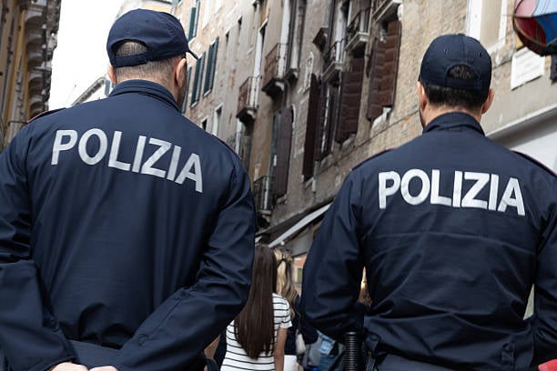 Ζευγάρι εβραίων δέχθηκε επίθεση από δέκα βορειοφρικανούς στην Βενετία Ζευγάρι εβραίων δέχθηκε επίθεση από δέκα βορειοφρικανούς στην Βενετία