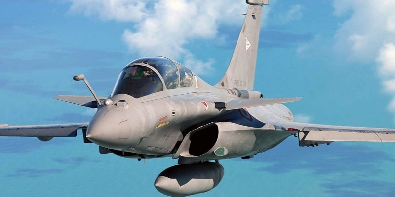 Μακρόν: Τρία μαχητικά Rafale θα συμβάλουν στην προστασία της Πολωνίας