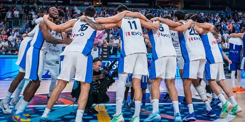Eurobasket: Ιστορικό συρτάκι μετά την κατάκτηση του χάλκινου μεταλλίου (VID) Eurobasket: Ιστορικό συρτάκι μετά την κατάκτηση του χάλκινου μεταλλίου (VID)