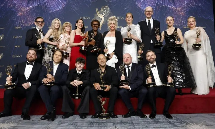Βραβεία Emmy 2025: Θρίαμβος για Adolescence, The Pitt και The Studio