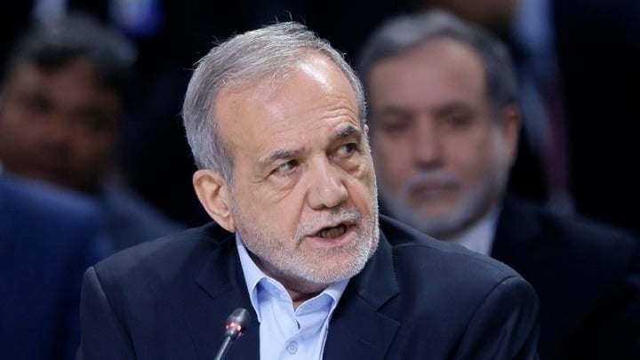 Πεζεσκιάν: Καλεί μουσουλμανικές χώρες να διαρρήξουν τις σχέσεις με το Ισραήλ Πεζεσκιάν: Καλεί μουσουλμανικές χώρες να διαρρήξουν τις σχέσεις με το Ισραήλ