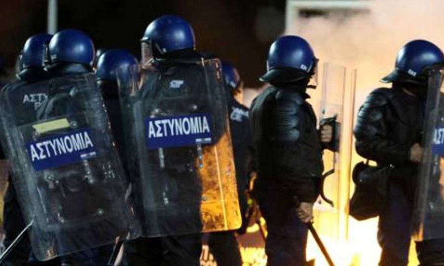 Σύλληψη και 41χρονου για επίθεση σε αστυνομικό έξω από «Αντώνης Παπαδόπουλος»