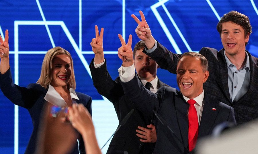 Πολωνία: Ο Ναβρότσκι στη Γερμανία και Γαλλία για να μιλήσει για την Ιστορία