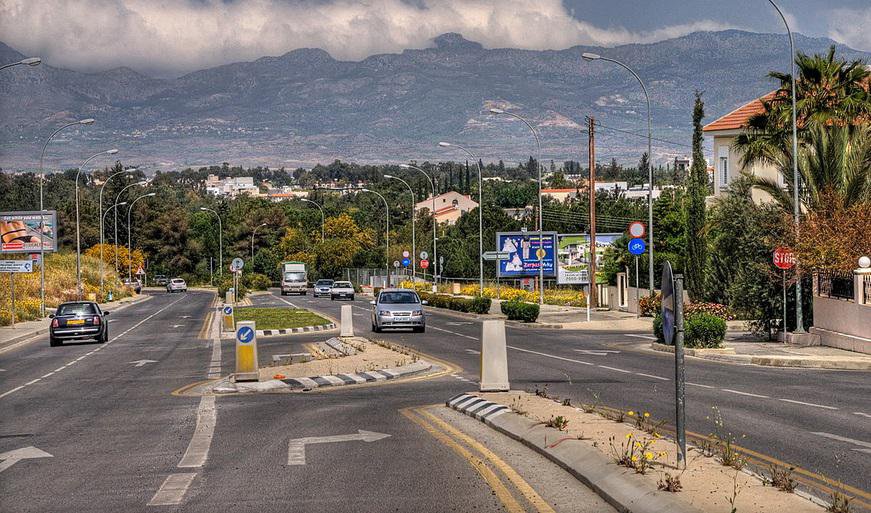 Σε εφαρμογή το Walking Bus: Στο σχολείο με τα πόδια παιδιά στην Αγλαντζιά