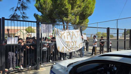 Αποχή για μια περίοδο μαθητών Γυμνασίου Π. Χρυσοχούς για τα κλιματιστικά Αποχή για μια περίοδο μαθητών Γυμνασίου Π. Χρυσοχούς για τα κλιματιστικά