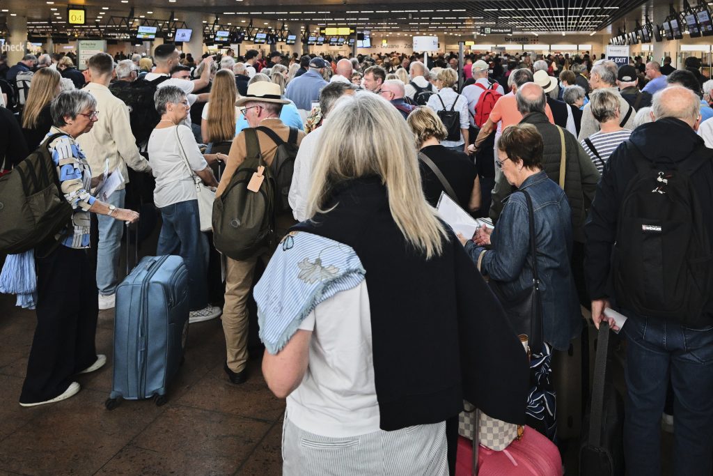 Χάος σε ευρωπαϊκά αεροδρόμια λόγω κυβερνοεπίθεσης-Στόχος τα συστήματα check-in