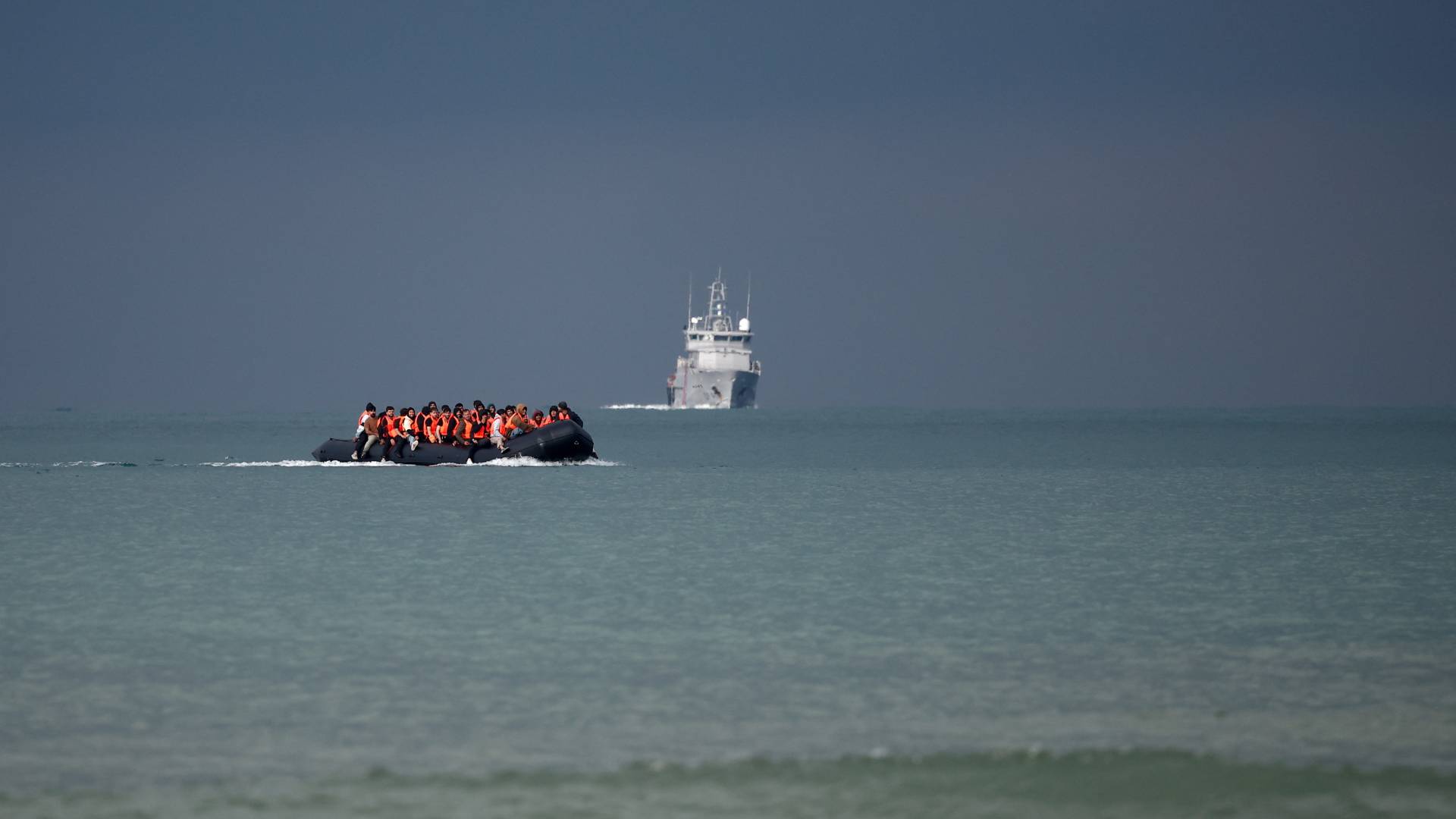 Πάνω από 1.000 μικρά σκάφη με μετανάστες έφθασαν στη Βρετανία Πάνω από 1.000 μικρά σκάφη με μετανάστες έφθασαν στη Βρετανία