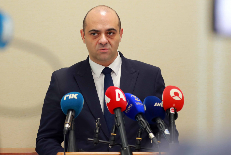 Υπ. Εργασίας: Παραμένουμε αφοσιωμένοι στον κοινωνικό διάλογο για ΑΤΑ Υπ. Εργασίας: Παραμένουμε αφοσιωμένοι στον κοινωνικό διάλογο για ΑΤΑ