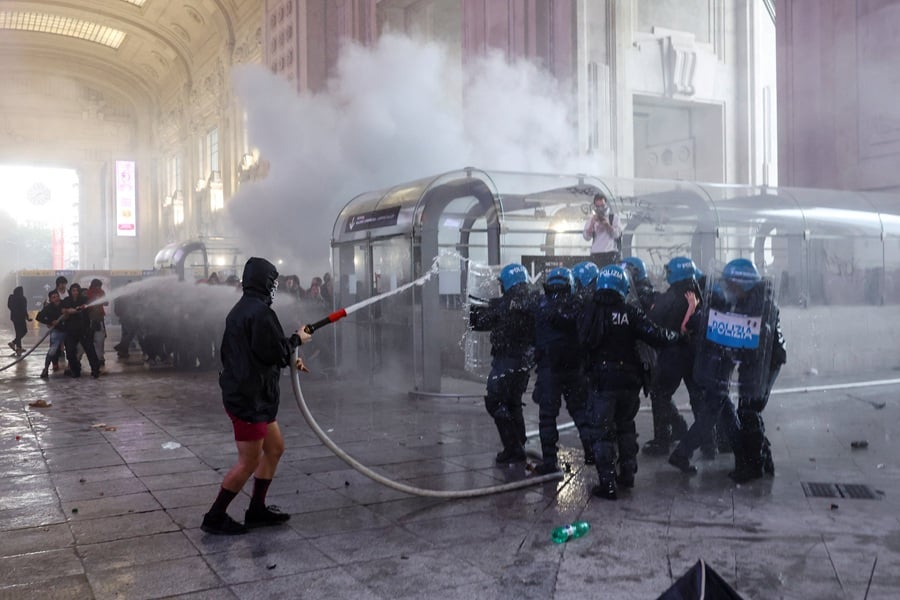 Ιταλία: Βίαια επεισόδια στο Μιλάνο με διαδηλωτές για τη Γάζα (ΒΙΝΤΕΟ)