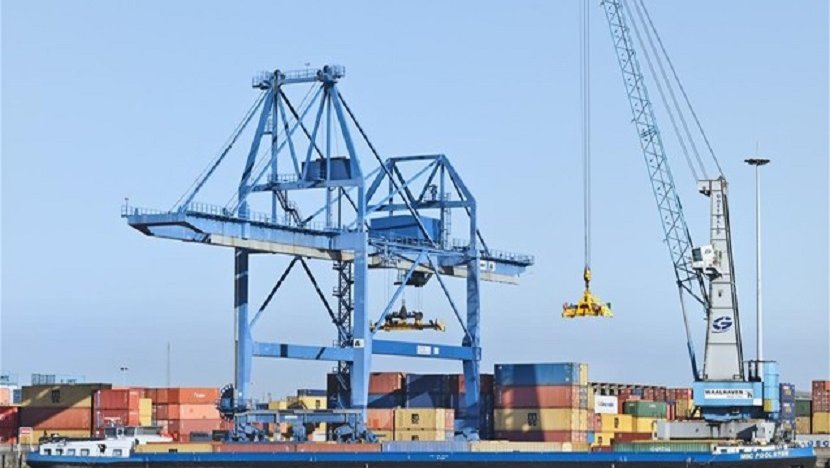 Συνεχίζεται η 24ωρη απεργία των εκτελωνιστών, προειδοποιούν με επ’ αόριστον