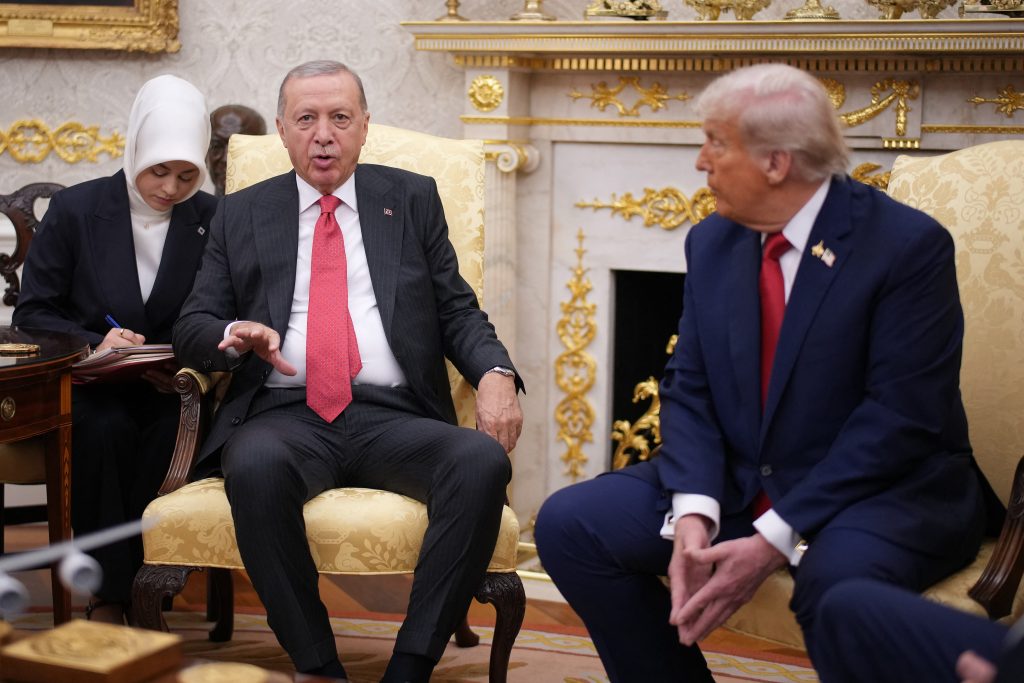 Συνάντηση Τραμπ-Ερντογάν: «Ενδέχεται να αρθούν οι κυρώσεις για τα F-35»