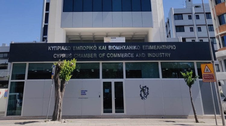 Ικανοποίηση ΚΕΒΕ για λήξη απεργίας εκτελωνιστών