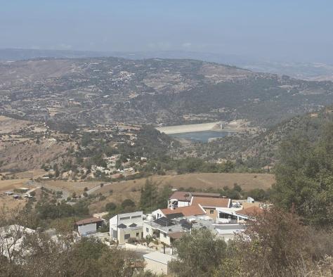 Διαμαρτυρίας πολιτών για παραλιακό καφεστιατόριο στη Γεροσκήπου