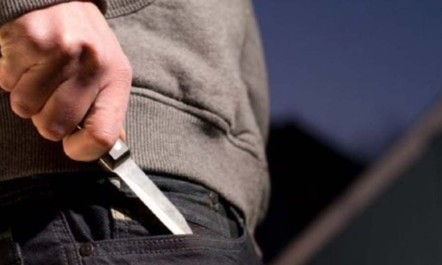 Έκρυψε μαχαίρι ανάμεσα σε ρούχα που θα έδινε σε κρατούμενο- Σύλληψη 57χρονου