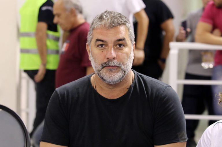 Μπισμπίκης: «Μου έφυγε το τιμόνι και προκάλεσα ζημιά, τηλεφώνησα στο τμήμα»