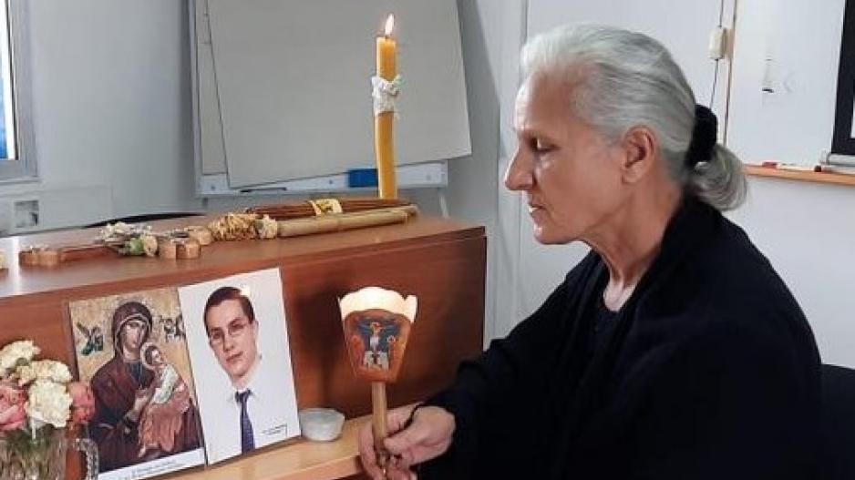 Ανδριάνα Νικολαού: «Σαν σήμερα, τέτοια ώρα δε γνωρίζαμε ακόμα για τον Θανάση»